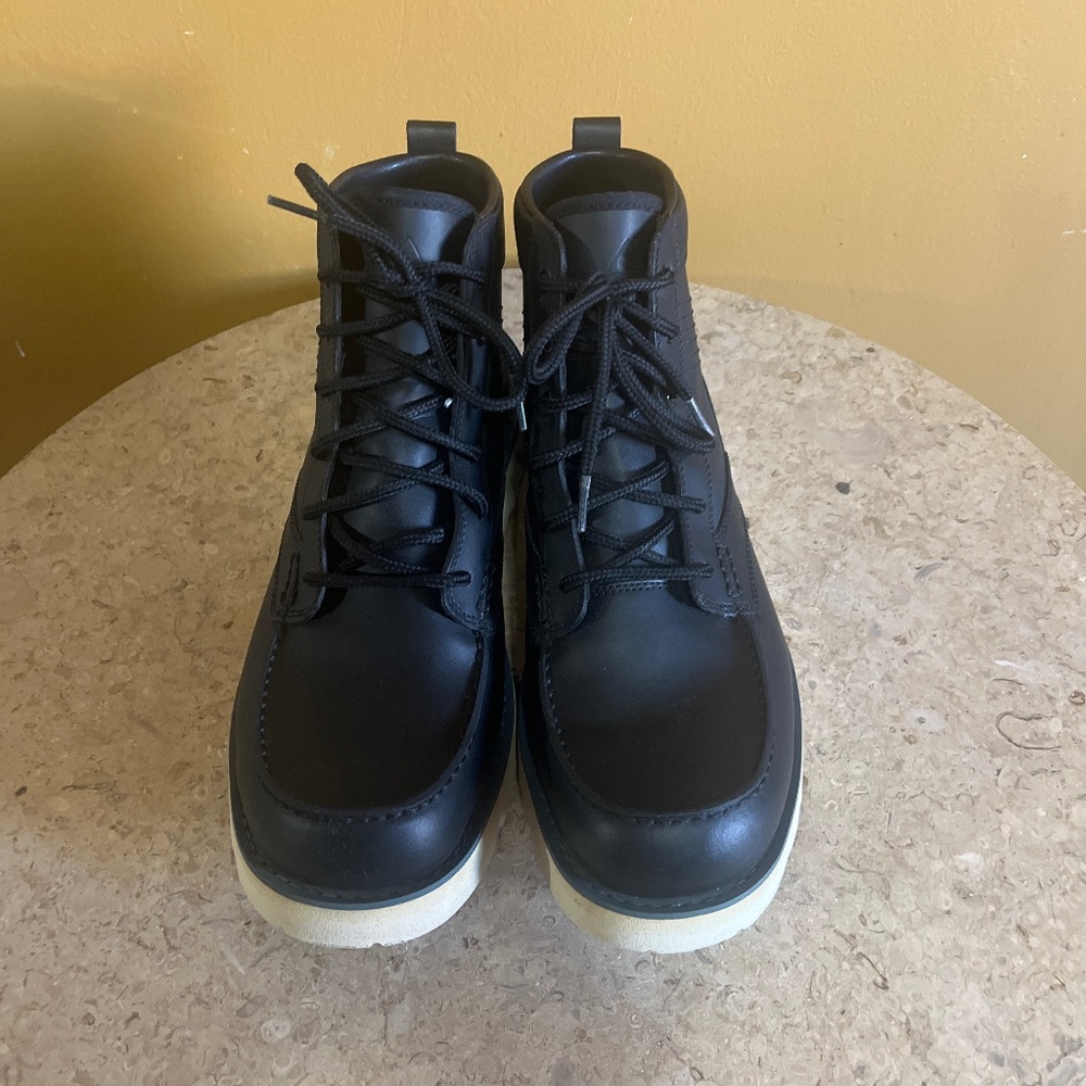 Size 11 ACG KINGMAN lightweight welted blue leather boot